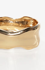 Auren Gold Wavy Clasp Bangle Image