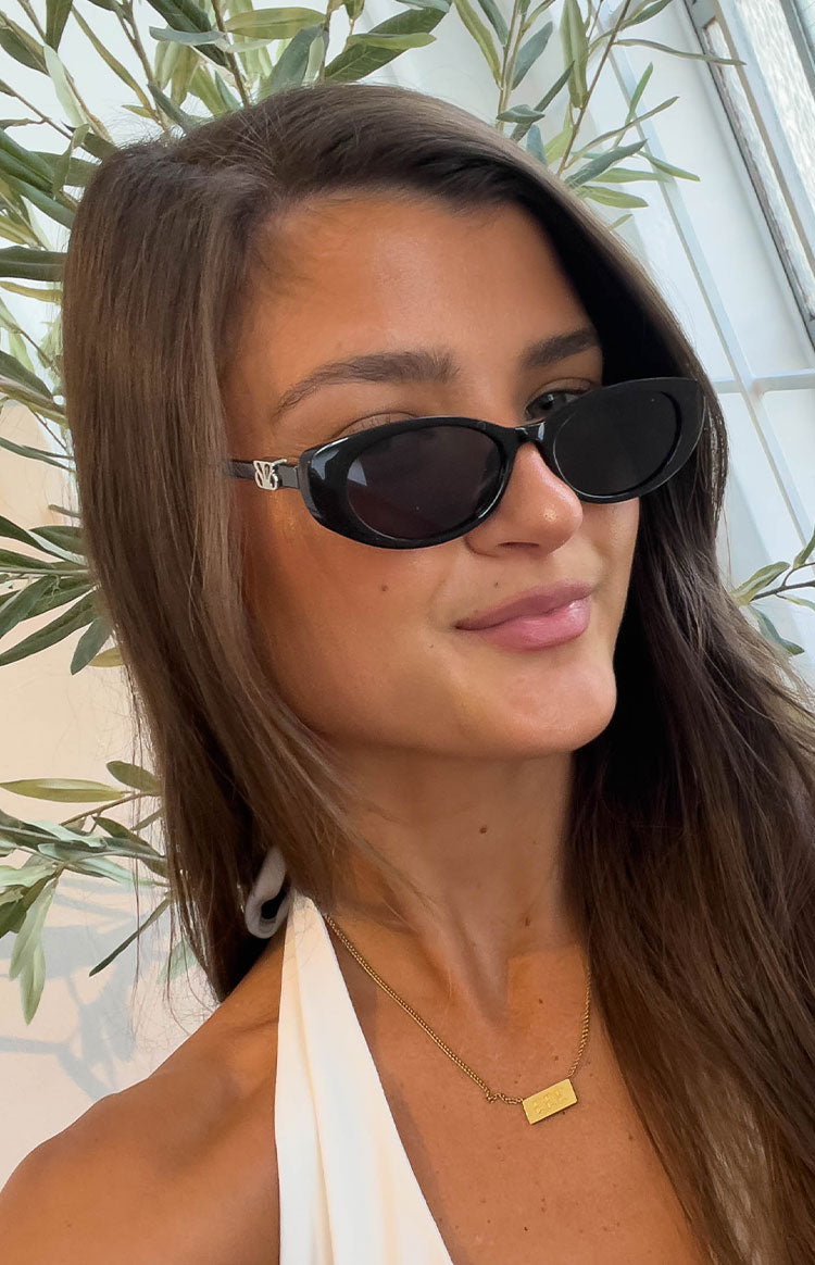 Beginning Julie Black Rounded Sunglasses (FREE over $130) Image