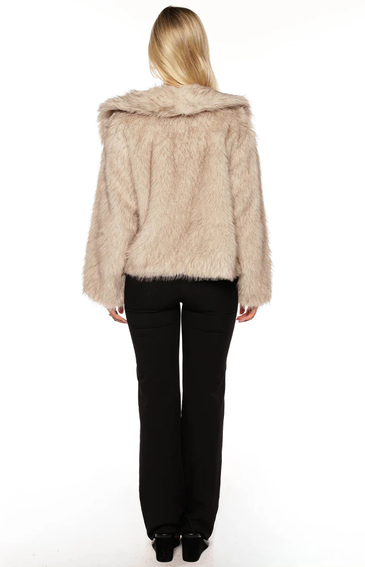 Sand faux fur jacket with a wide plush collar and relaxed fit