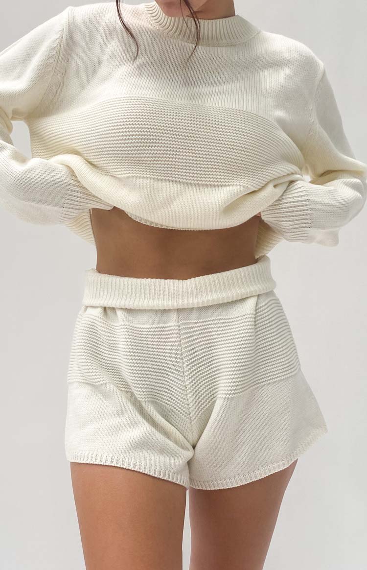 Winslee White Knit Shorts – Beginning Boutique NZ